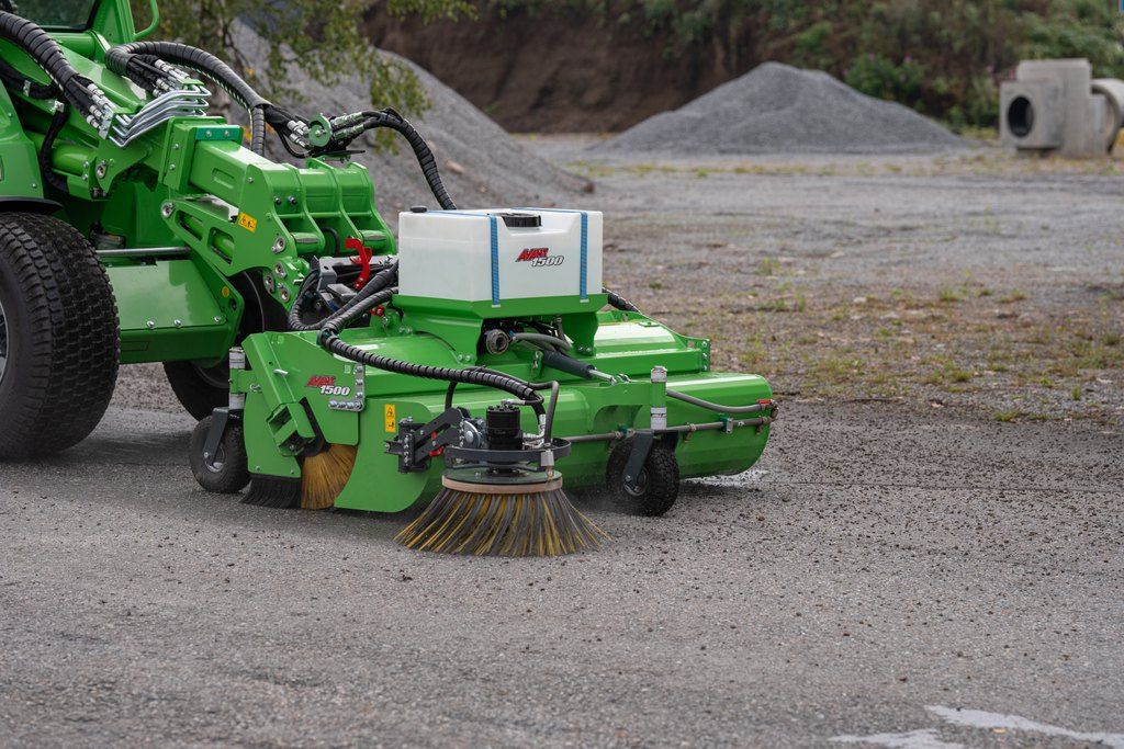 Kehrmaschine 1100 mit Aufnahme