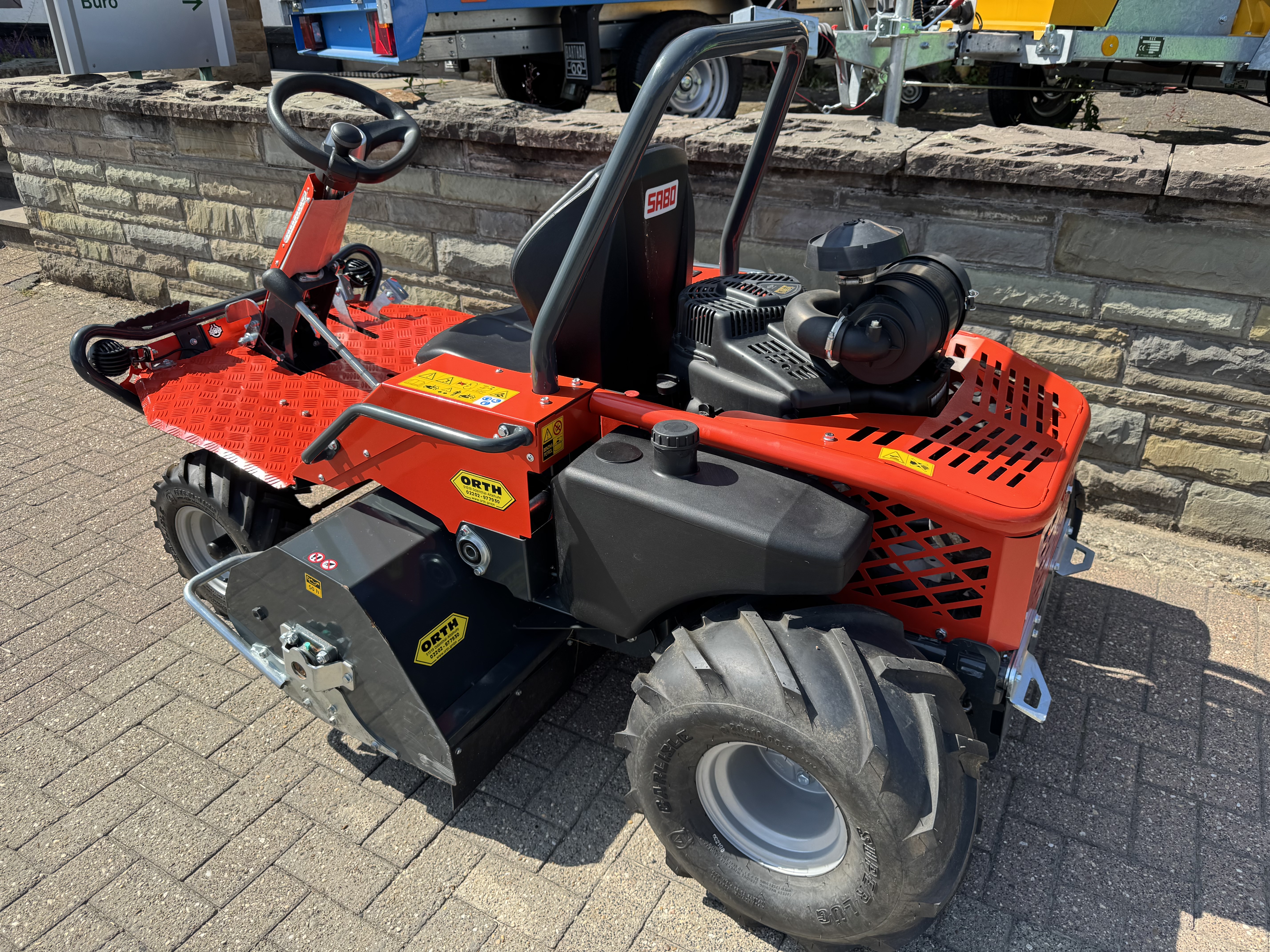 Gladiator 110 F AWD Vorführmaschine Aufsitz-Schlegelmulcher