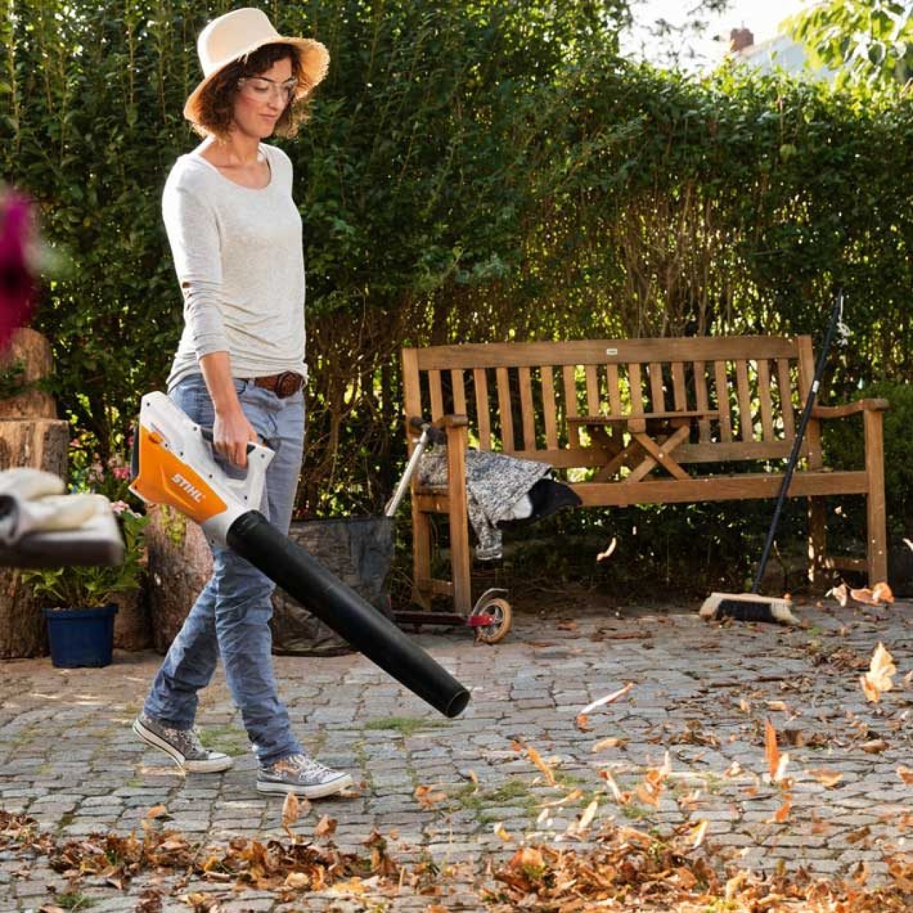 100009444_Stihl_Akku-Blasgeraet BGA 45 - inkl. Akku und Ladegeraet_45130115900